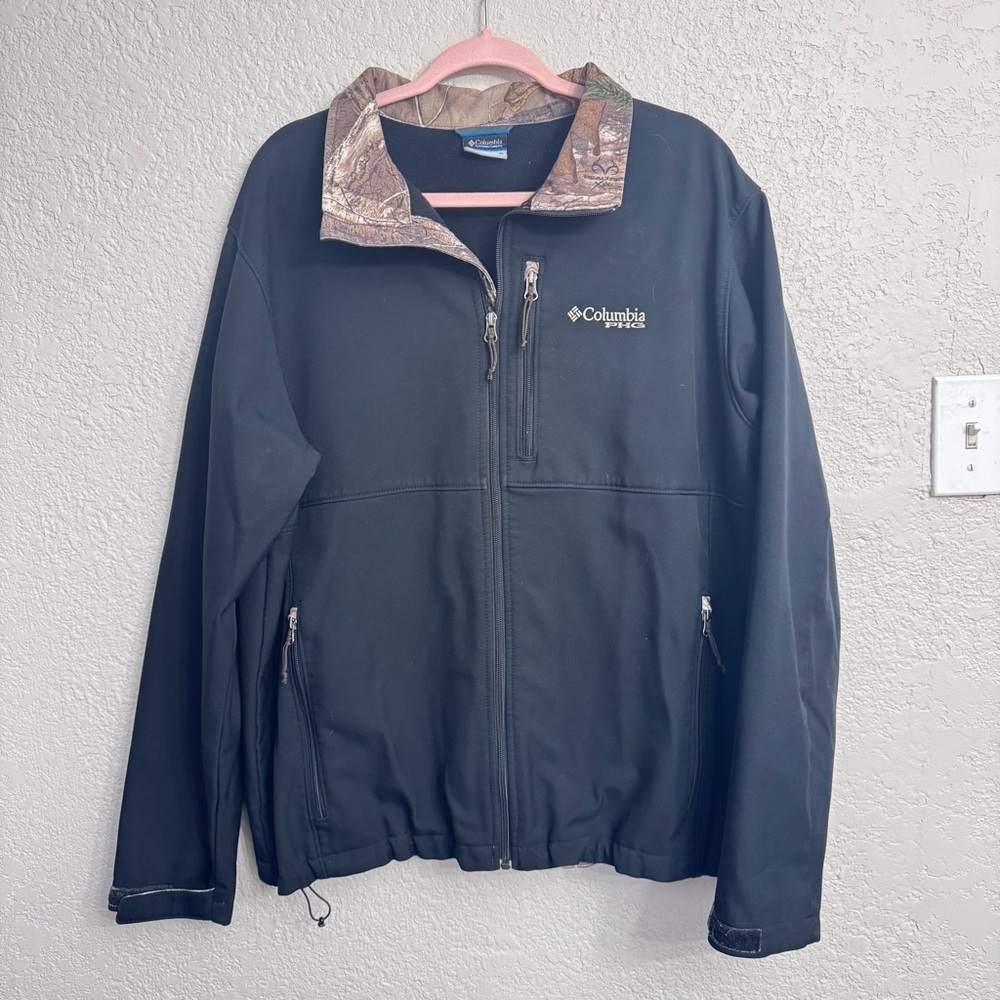 Columbia PFG Men’s XL Softshell Jacket Black Realtree Camo